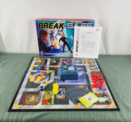 Vintage MATTEL 2003 BREAK THE SAFE Interactive Family Board Game COMPLETE