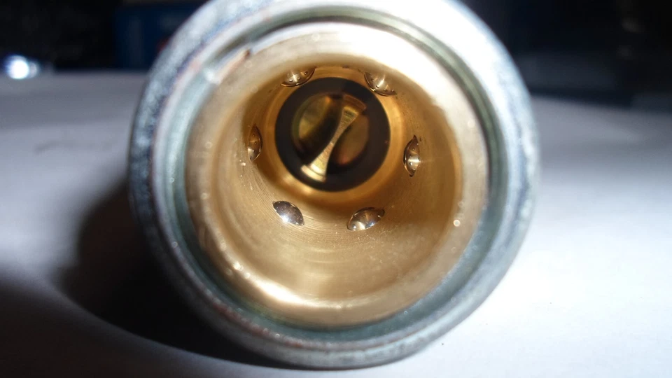 Foster 4905, 5 Series, Industrial Coupler, Automatic, 1/4" Male NPT, Brass/Steel - Image 4 of 4