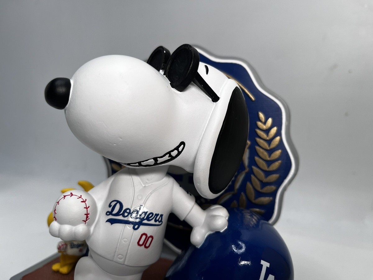 Snoopy & Woodstock Peanuts Joe Cool Los Angeles Dodgers