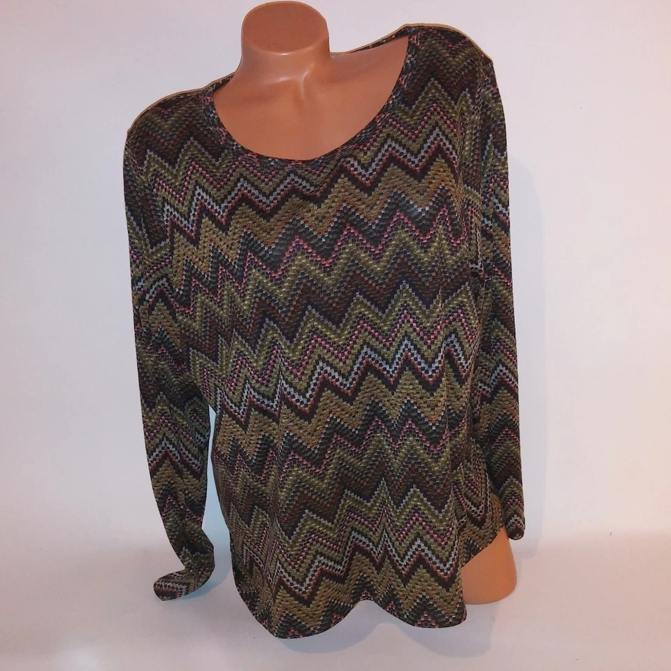 Blusa Sag Harbor Tejida Top 1X Verde Rojo Zig Zag Manga Larga Cuello Redondo Foto 2 de 4