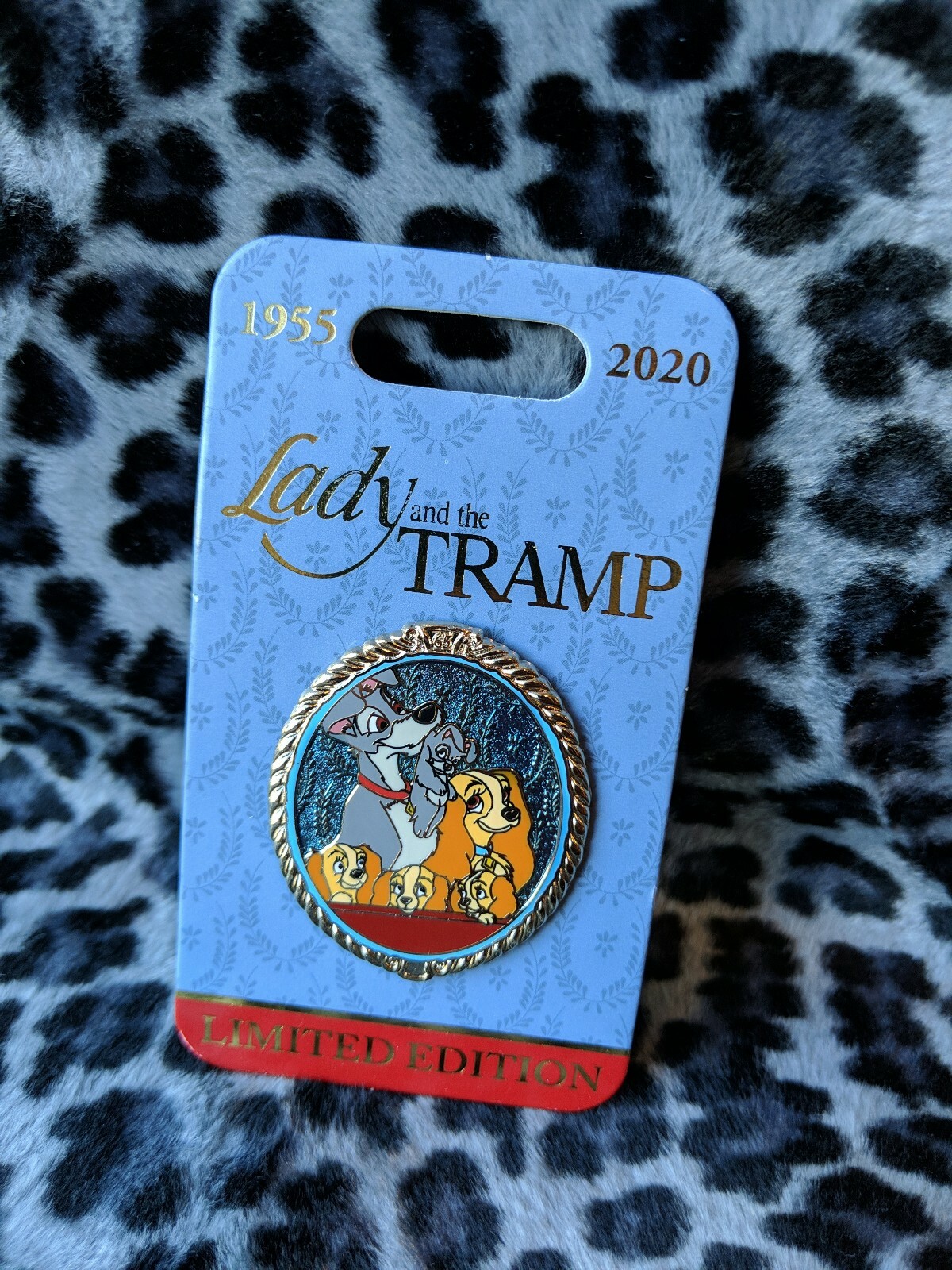 Disney Limited Edition Lady And The Tramp Family Portrait Pin LE 4000 IN HAND