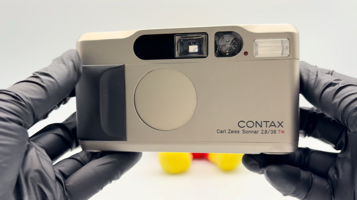 CONTAX T2 コンパクトカメラ Titan Silver hqdefault.jpg