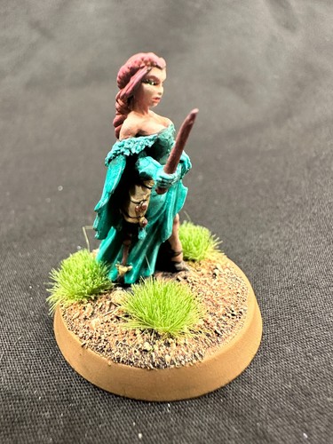 Hannah Blackruby Female Mage Reaper Painted Metal Miniature Pathfinder 5e AD&D - Picture 3 of 3