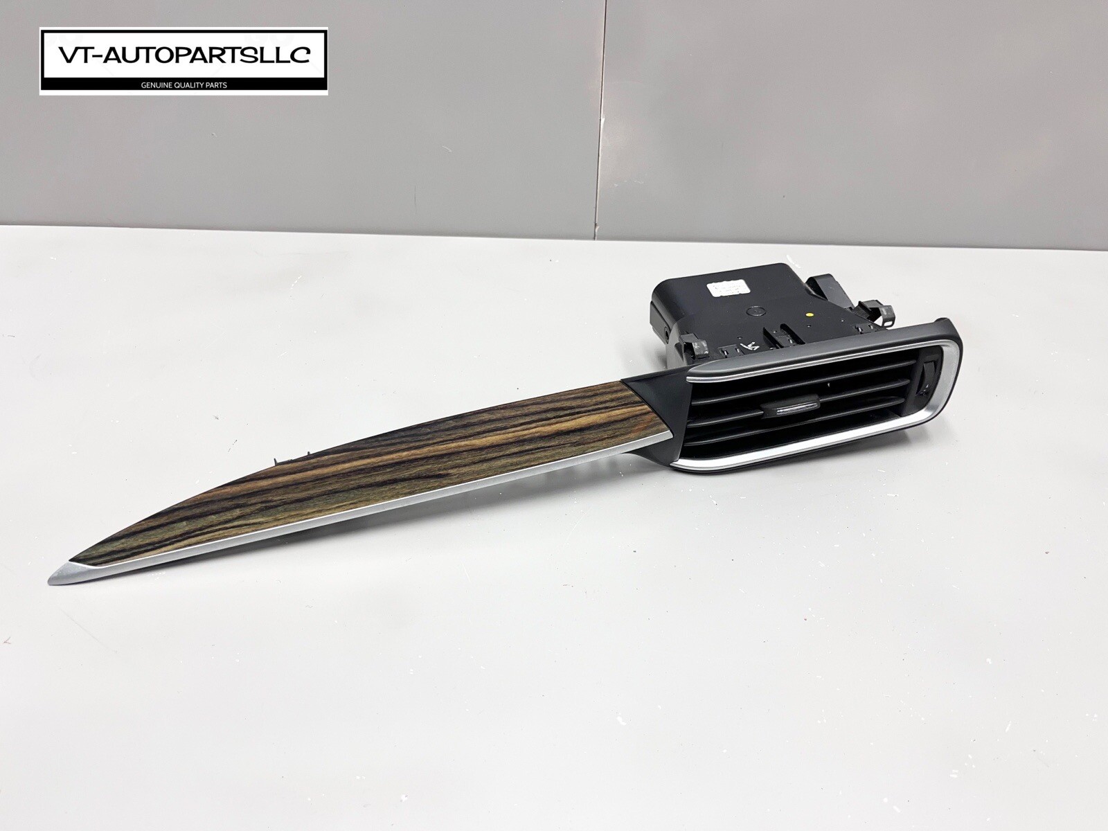 ⭐️2017-2020 MASERATI LEVANTE DASH RIGHT BEZEL MOLDING AC AIR VENT GRILLE OEM