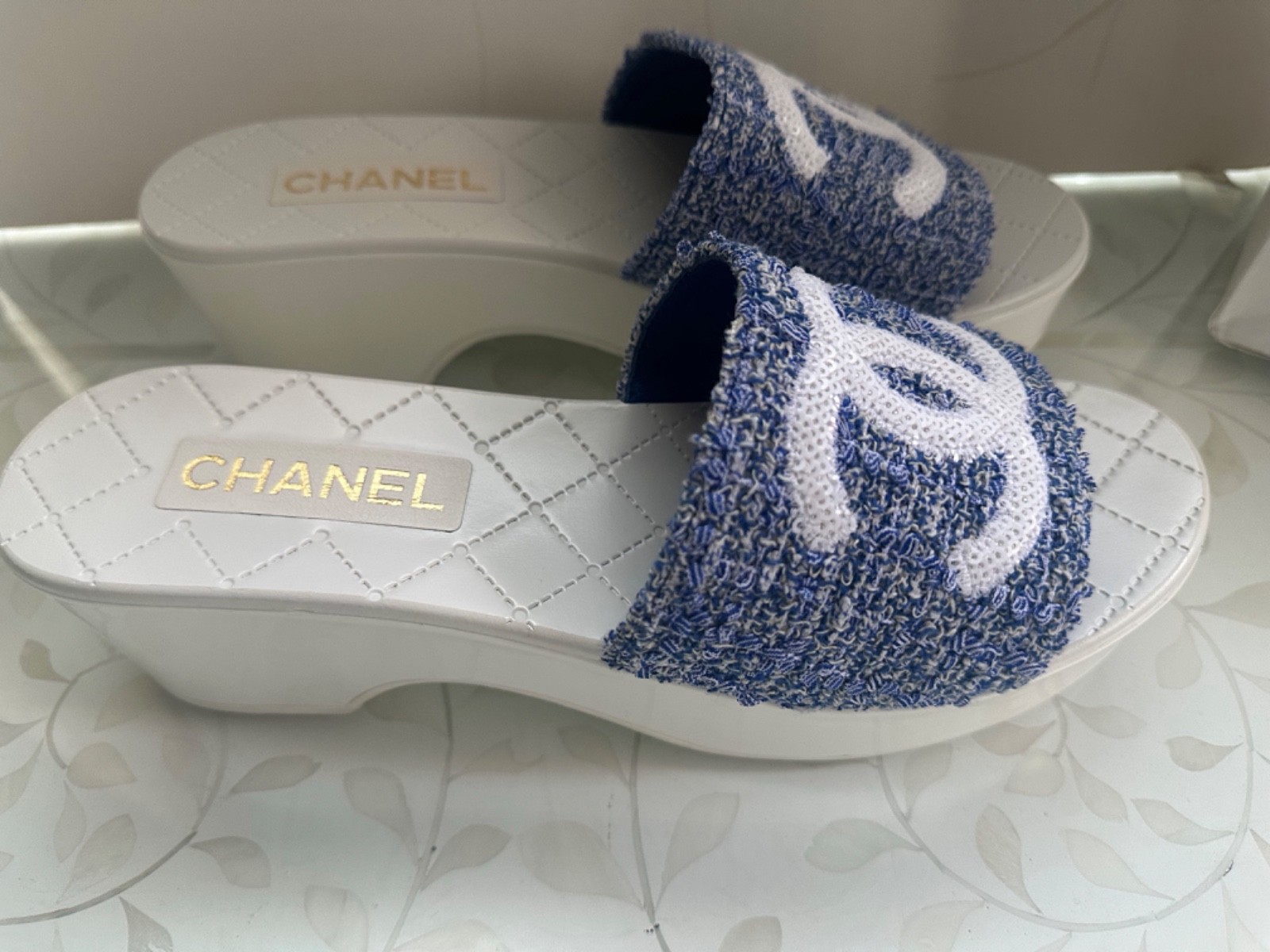 NEW 24P Chanel White Blue Tweed CC LOGO Wedge Slides Sandals Shoes 41 RECEIPT thumbnail 4