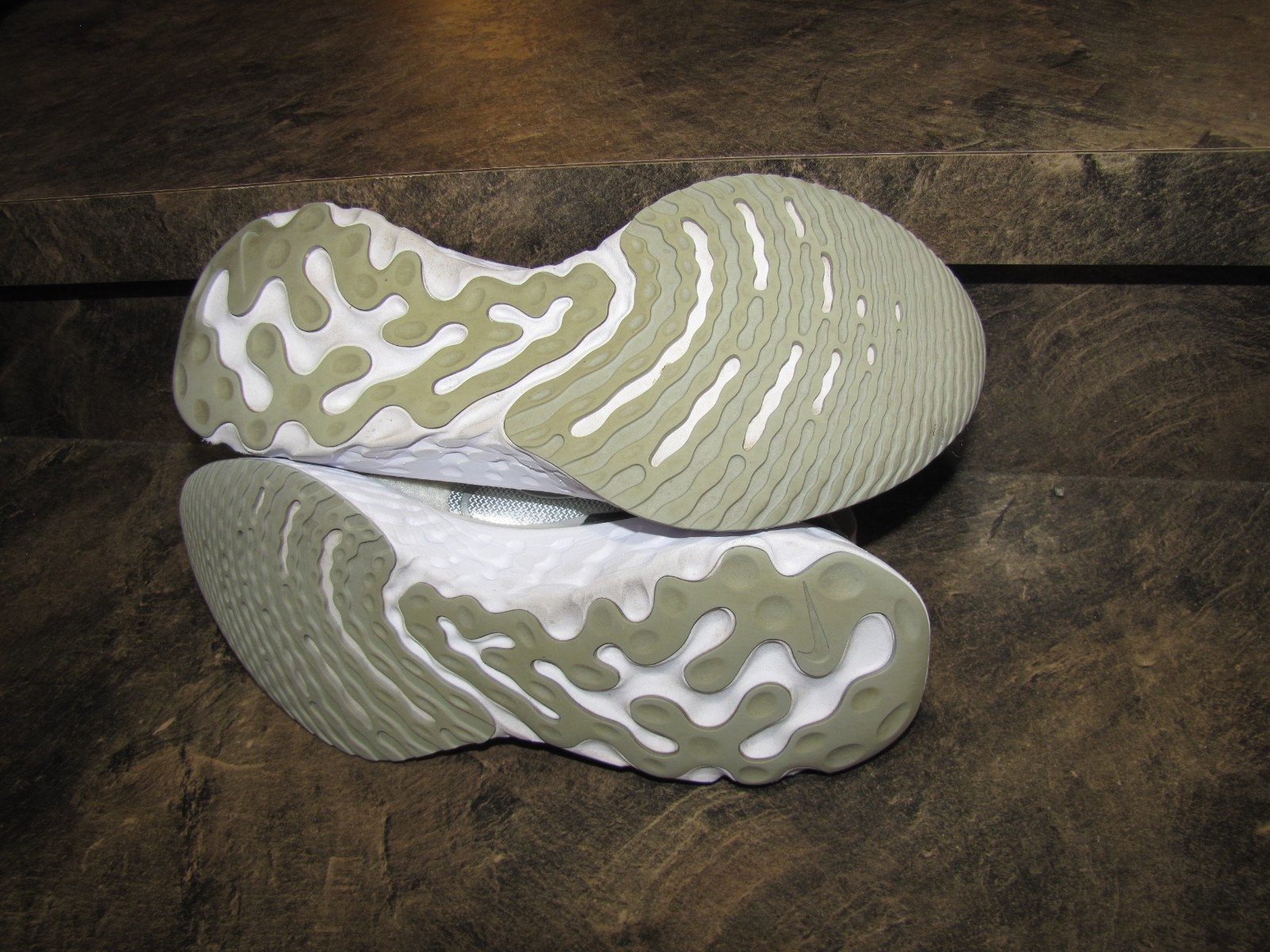 NIKE REACT  INFINITY RUN 3 WHITE SILVER WOMENS 8 … - image 10