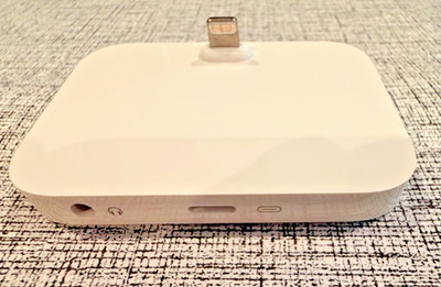 Apple iPhone Lightning Dock - White A1605