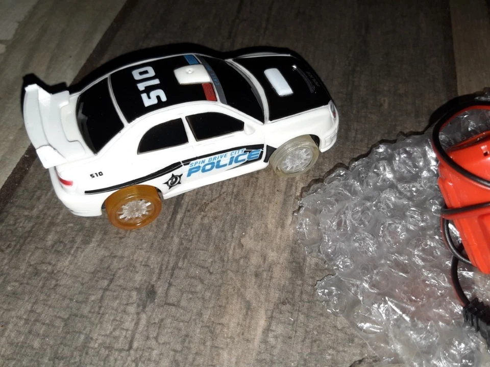 Spin Drive a escala 1:43 ¡COCHE DE SLOT Y CONTROLADOR DE LA POLICÍA! ¡ENVÍO GRATIS! Foto 2 de 4