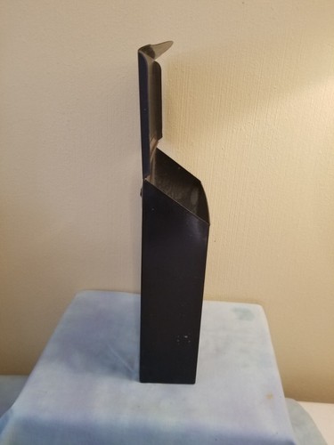 Vintage Metal Wall Mounted Mailbox with Flip Top & Fleur de Lis Symbol on Front - Picture 6 of 13