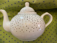 Grace's Teaware Porcelain 32 oz Tea Pot White w/Gold Trim & Polka Dots!  NEW