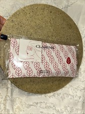 Clarins Relaxing Sleep Mask Eye Mask Offered par Clarins NEW