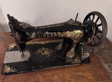 Singer Nähmaschine mit Nähmaschinentisch versenkbar - Antik