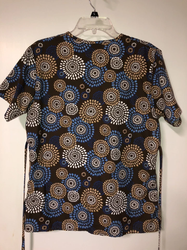 Blusa Médica Black Star para Mujer Talla Pequeña Marrón Enfermería Veterinaria Laboratorio Dental Cuello en V Foto 3 de 3