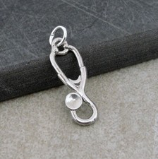 Dije de estetoscopio de plata - Dije de médico - Dije de enfermera - Regalo para médico o enfermera