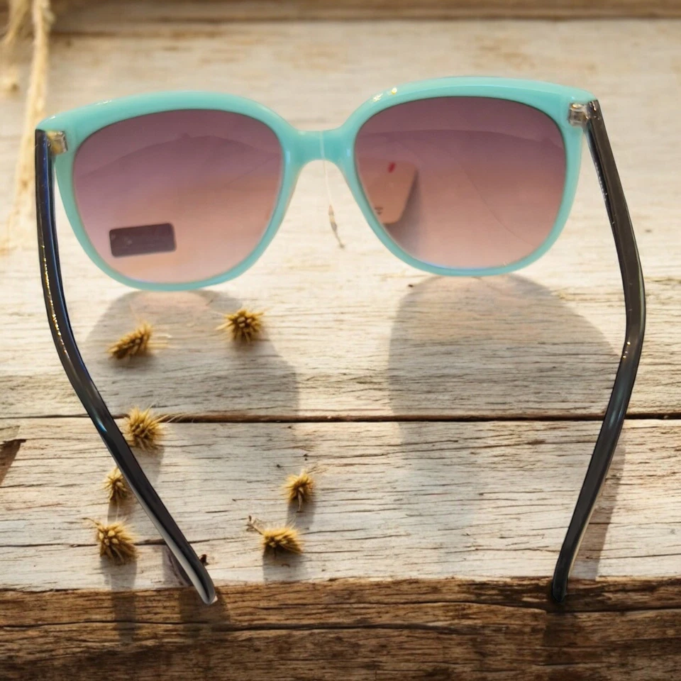 NEW VINTAGE light Bluish Green Black Specs Pan Oceanic NYC SUN GLASSES Medium Sz - Image 3 of 4