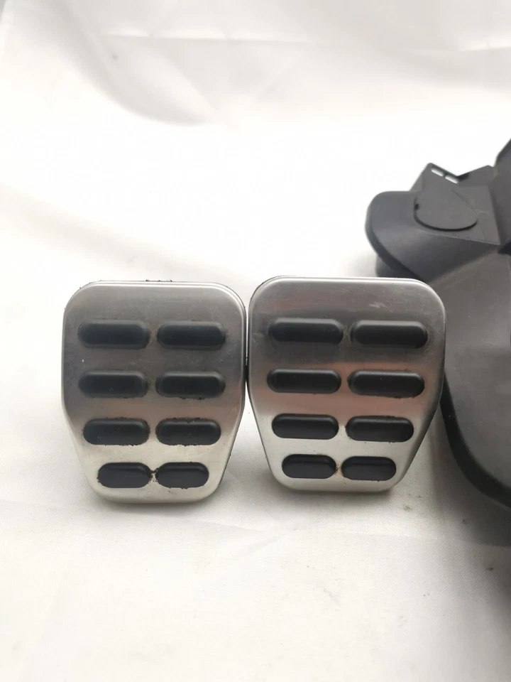 Cubiertas de pedal deportivo de acero inoxidable genuino VW Golf Mk 5 6 GTI R32 EOS Foto 4 de 4