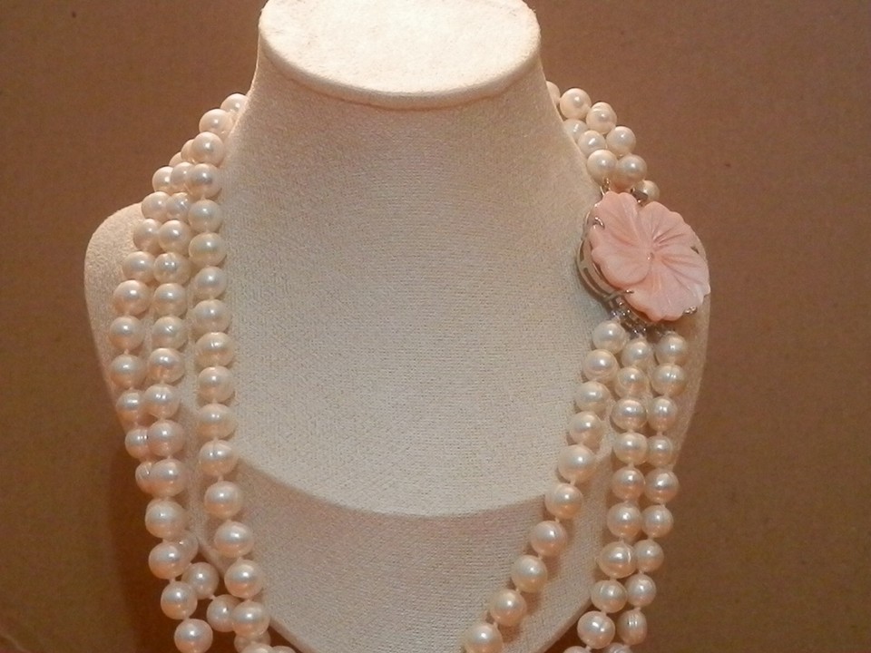 Hand Made Cultured White Hand Knotted Pearls with Pink Shell Flower ...