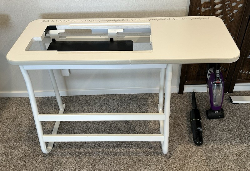 Janome Universal Sewing and Quilting Table II 2494708101