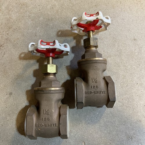 Red White 1-1/4โ Fig No. 206 Class 125 Brass Gate Valve 200 LB WOG Japan