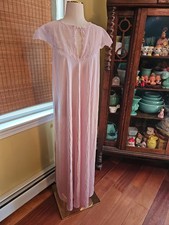Vintage VANITY FAIR Full Lenth Nightgown Size M Long Lingerie Gown Mauve Nos