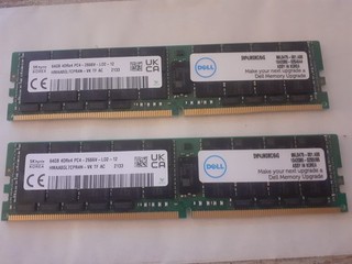 2 x DELL 64GB 4DRx4 PC4 2666V L DDR4 DIMM ECC SNP4JMGMC/64G