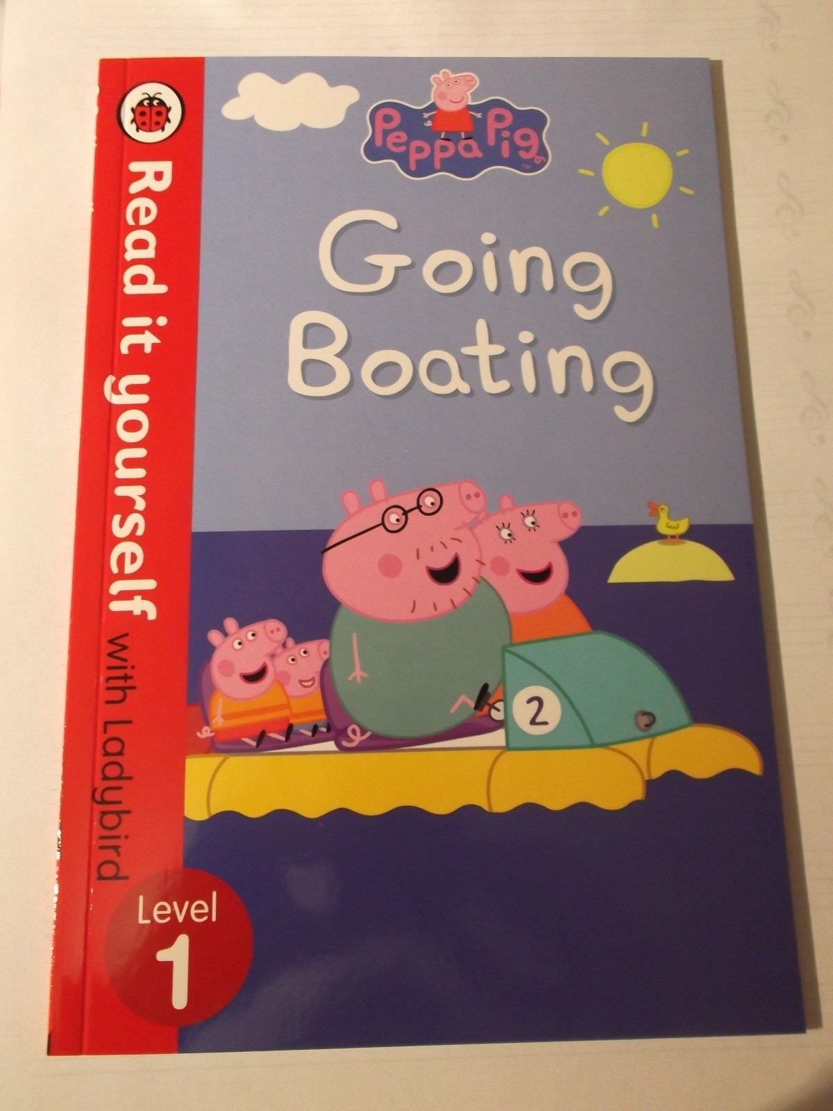 Peppa Pig Going Boating - Read It Yourself with Ladybird Level 1 by Penguin Book