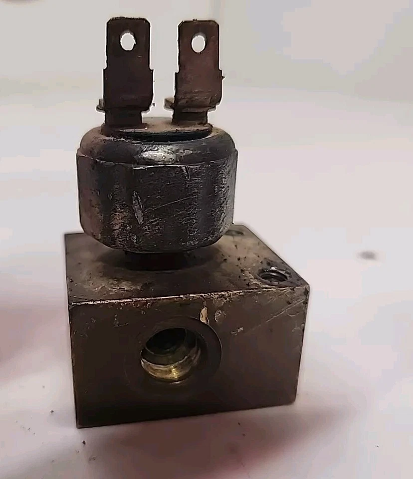 2001 Polaris Sportsman 500 OEM Brake Switch with Cross Fitting - Image 2 of 4