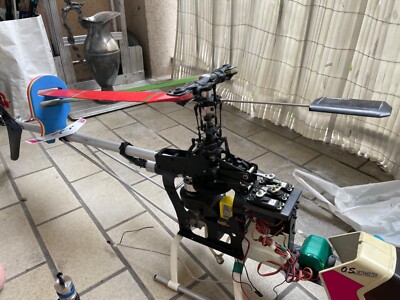 Hélicoptère Radiocommandé Hirobo Nitro Occasion - Avec Pleins De Pièces Détachées Et Flotteurs