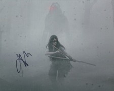 AMBER MIDTHUNDER signed Autogramm 20x25cm PREY in Person autograph COA