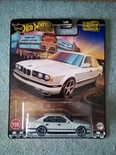 BMW M5 Hot Wheels Boulevard 1:64 neuf.