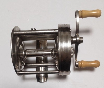 シェイクスピア クリテリオン 1960 Shakespeare RARE Shakespeare Criterion 1960 Model HD Bait Caster Fishing Reel