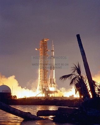 APOLLO 14 SATURN V LIFTOFF FROM PAD 39A KENNEDY SPACE CENTER 1971 8X10 PHOTO