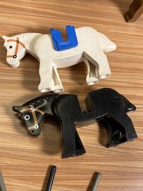 LEGO 6085 BLACK MONARCH&rsquo;S CASTLE Minifigures Weapons Horses Vintage Dirty