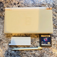 Nintendo DS Lite White USG-001 Console Bundle w/ Stylus + Space Bust-A-Move