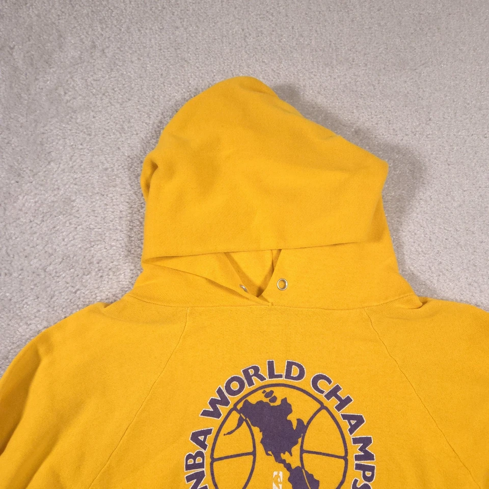 Sudadera con capucha vintage de Los Angeles Lakers juvenil mediana dorada campeones de baloncesto de la NBA años 80 Foto 3 de 4