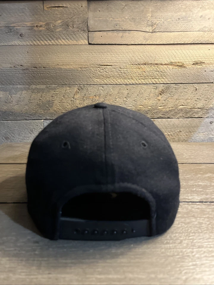 De colección Años 90 Deportes Especialidades Los Angeles Raiders Snapback Script Sombrero 100% Lana Foto 2 de 4