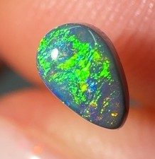 Natural Solid Australian Lightning Ridge Black Opal 0.35 ct, Gemstone