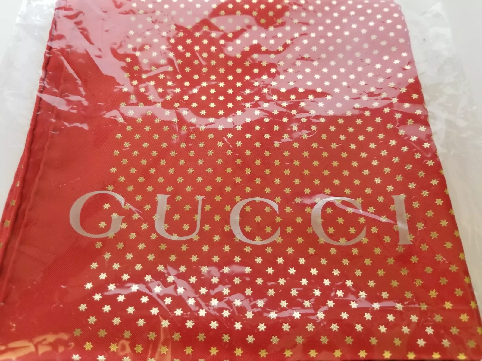 NEUF Authentique écharpe Gucci 