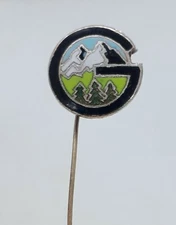 Climbing Mountaineering Club GRAFICAR Zagreb Croatian pin KASUN 1960s Rare model