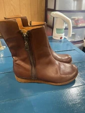 Kork ease Size 8 Boots