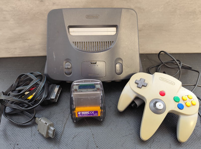 Nintendo 64 N64 Konsole teilgetestet (LED leuchtet) + Controller Transfer Pak