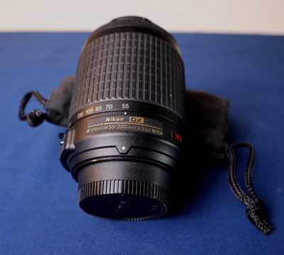 Nikon AF-S DX VR Zoom-Nikkor 55-200mm f/4-5.6G IF-ED Lens - Excellent w/ Bag