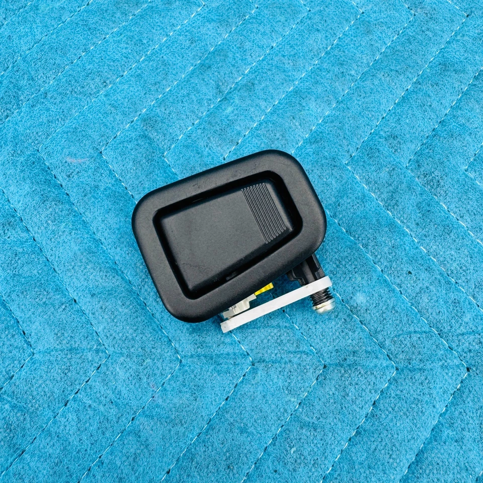 Оригинальный крюк для передней одежды 2012–2017 BMW 650i 7008000 - Изображение 2 из 4