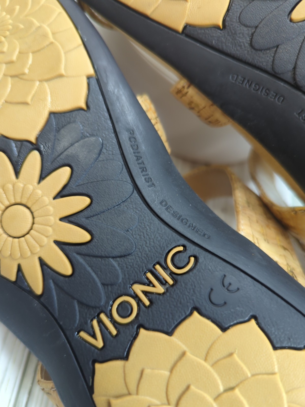 Vionic Amber Adjustable Sandals size 9 Podiatrist… - image 7