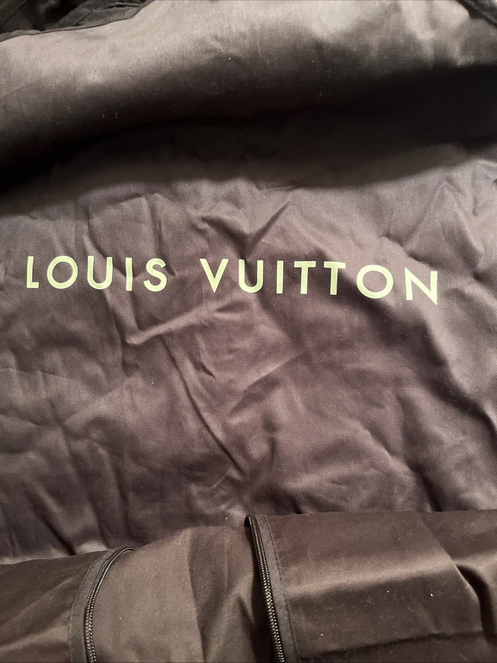 100% algodão autêntico 39” Louis Vuitton zíper completo bolsa de roupas armazenamento de viagem. - Imagem 2 de 4