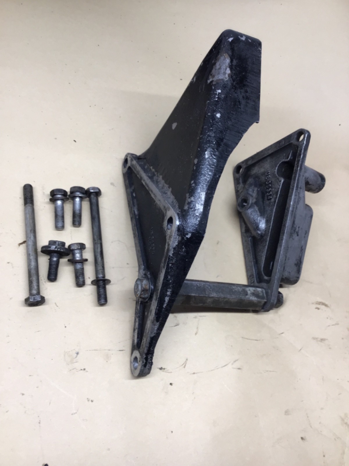 1966-80 Rolls Royce Silver Shadow / Wraith II Power Steering Main Bracket Unit