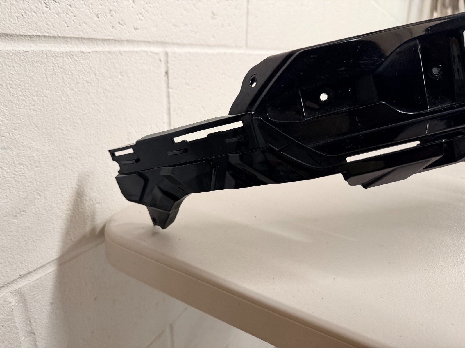4ML807110FY9B LAMBORGHINI URUS 2019-2024 BUMPER COVER LOWER USED