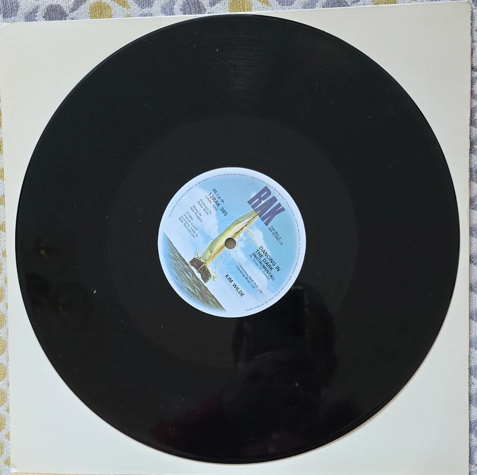 KIM WILDE DANCING IN THE DARK (EXTENDED VERSION)ORIGINAL 12 INCH UK SINGLE, MINT - Image 4 of 4