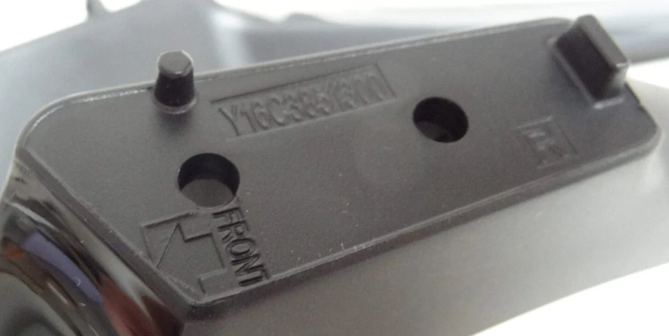 Patas de pie Seiki SC-40FK700N usadas con tornillos Y16C3851400 / Y16C3851300 Foto 4 de 4