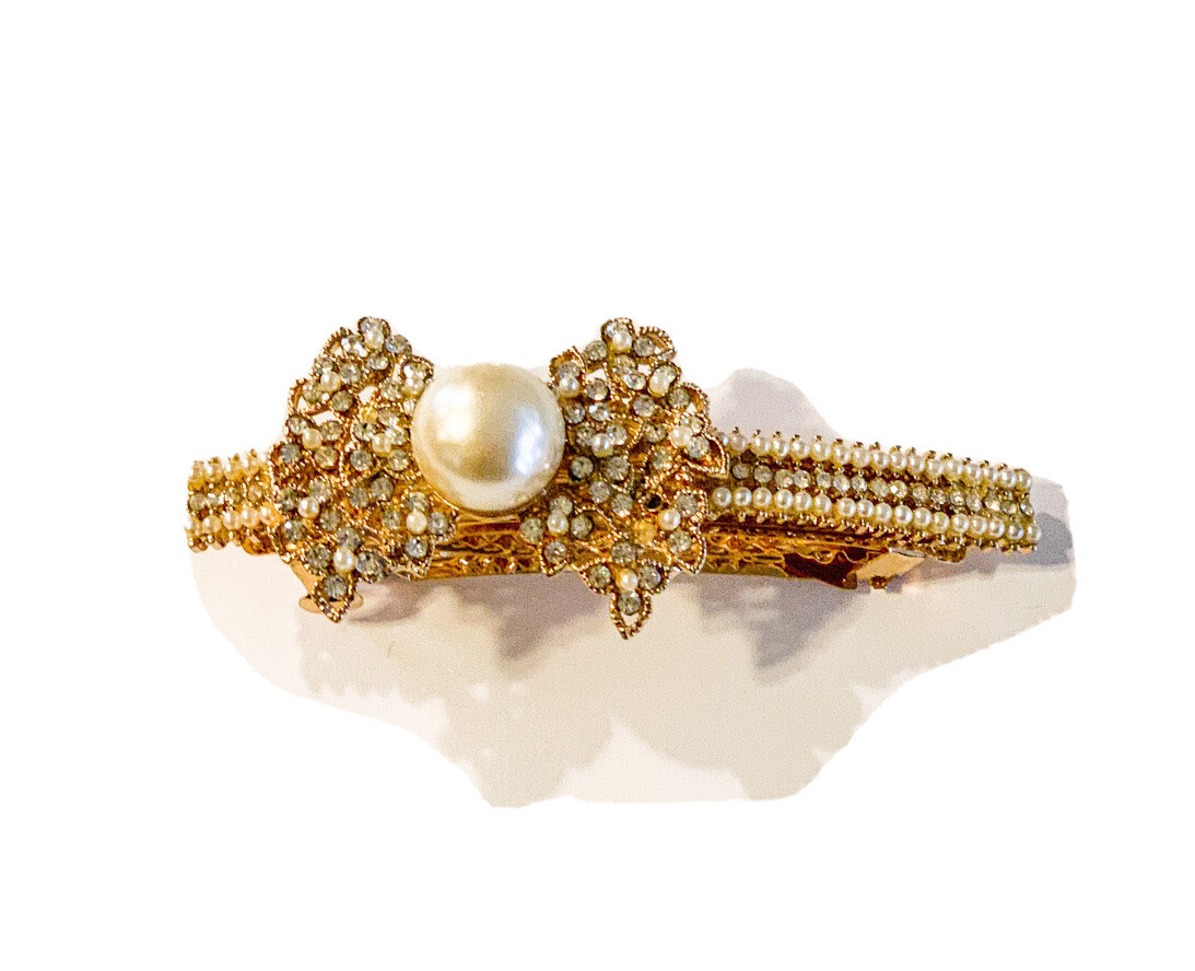1 pc of Hair Barrette Crafted with artificial pearls gold 